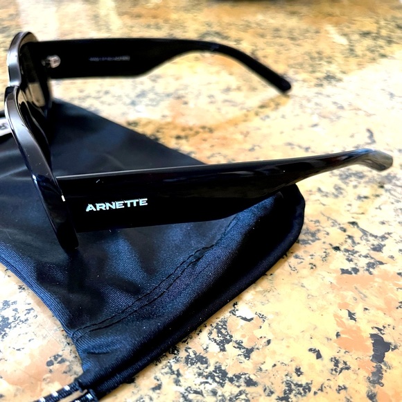 Arnette Shades - Picture 2 of 4